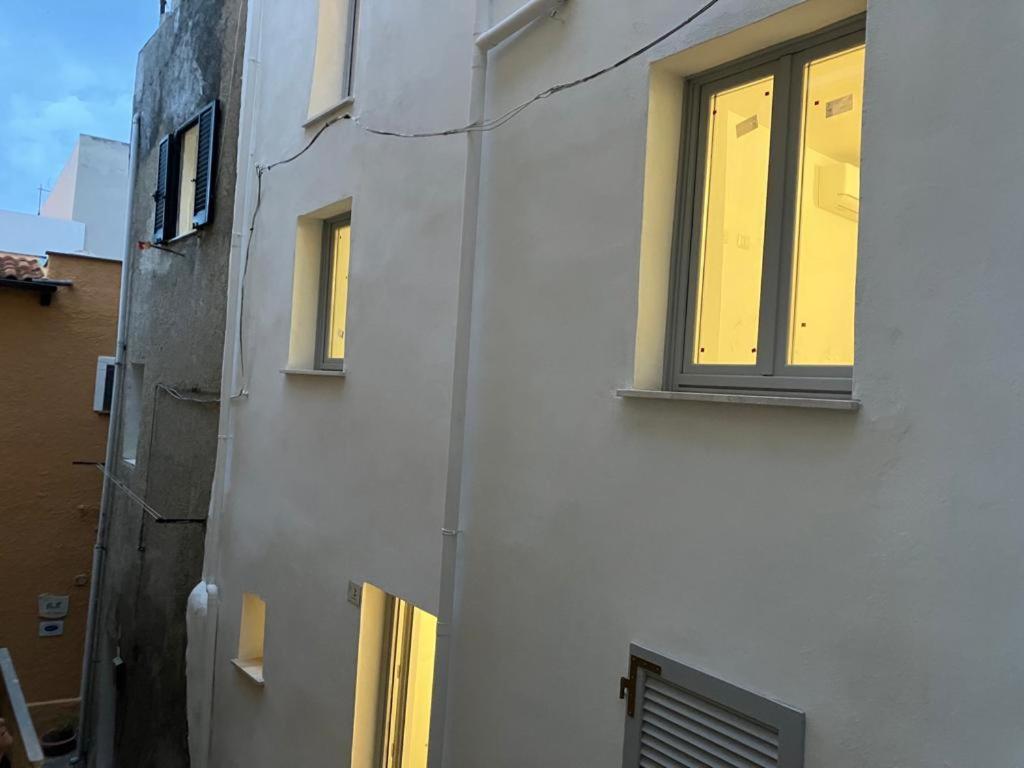 卡斯特尔萨多Residenza Nel Borgo L'Appusentu住宿加早餐旅馆 外观 照片